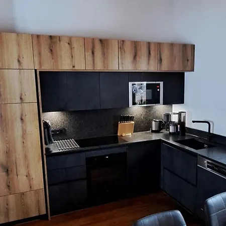 Schoeneben Schiffer Wald im Pinzgau