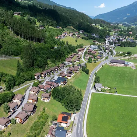 Semesterbostad Schoeneben Schiffer Wald im Pinzgau
