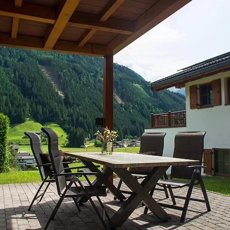 Schoeneben Schiffer Semesterbostad Wald im Pinzgau